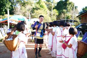 BIB: 9000
                            <button type="button" onclick="openModal(19046890)" class="btn btn-primary btn-sm float-right btn-popup" data-toggle="modal" data-target=".modal-high-quality">
                        <i class="fas fa-shopping-cart"></i> Add to Cart
                    </button>
                                            <button type="button" onclick="isThisMe(19046890, true)" class="btn btn-success btn-sm float-right btn-popup btn-isme hidden" data-toggle="tooltip" data-placement="bottom" title="นี่คือรูปของคุณใช่ไหม คลิกที่นี่เพื่อเอาเข้าอัลบั้ม">
                        <i class="fas fa-plus"></i> Add to album
                    </button>
                    <button type="button" onclick="isThisMe(19046890, false)" class="btn btn-warning btn-sm float-right btn-popup btn-isnotme hidden">
                        <i class="fas fa-ban"></i> Remove from album
                    </button>